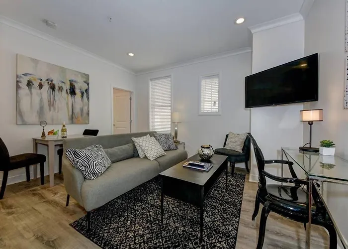 Dupont Circle-Suite 1Kalorama Luxury Apartment